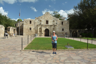 Wayne and Lisa Visit the Alamo in San Antonio