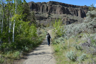 Hiking the  Northrup Ranch Trail at Grand Coulee, WA